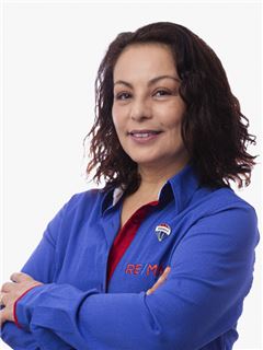 Claudia Camargo Costa - RE/MAX SHARE