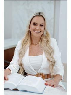 Samara Zmozinski - RE/MAX OESTE I