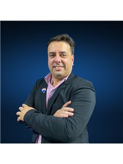 Office Manager - Juan Estrada - RE/MAX GIGANT8