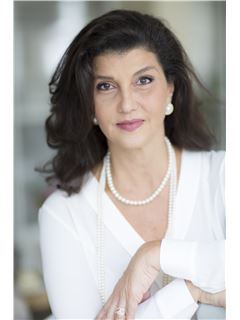 Nepremičninski posrednik - Samia Arida Team - RE/MAX VILLE