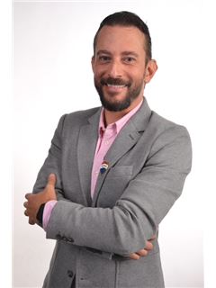 Miguel Veit - RE/MAX NH BROKERS