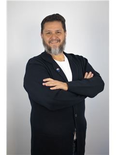 Junior Junior - RE/MAX CITY I
