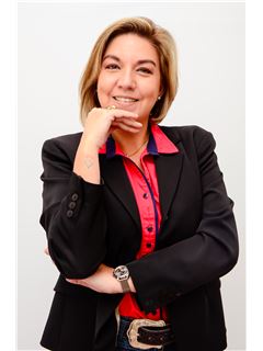 Associate - Rita Lima Cunha - RE/MAX PORTAL IMÓVEIS